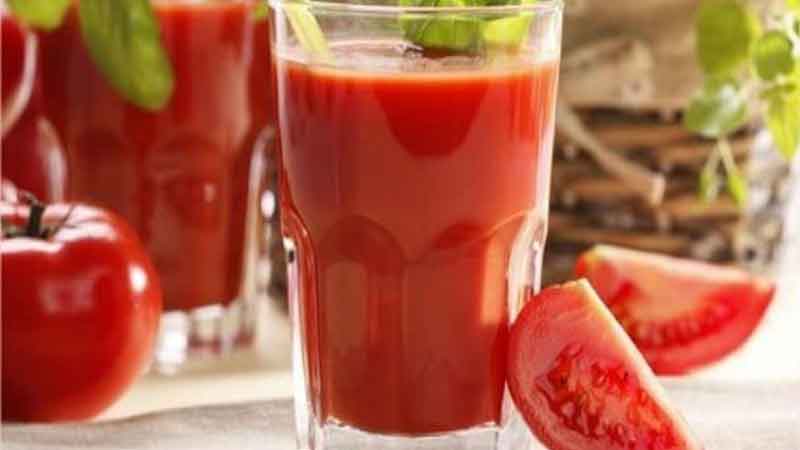 Drink a glass of tomato juice daily, it will control blood pressure in a few days