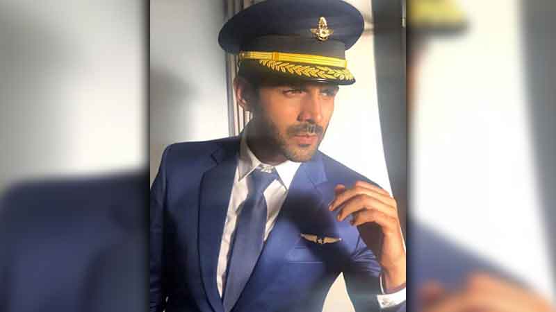 First look of the film Captain India released, Karthik Aryan seen in the role of pilot