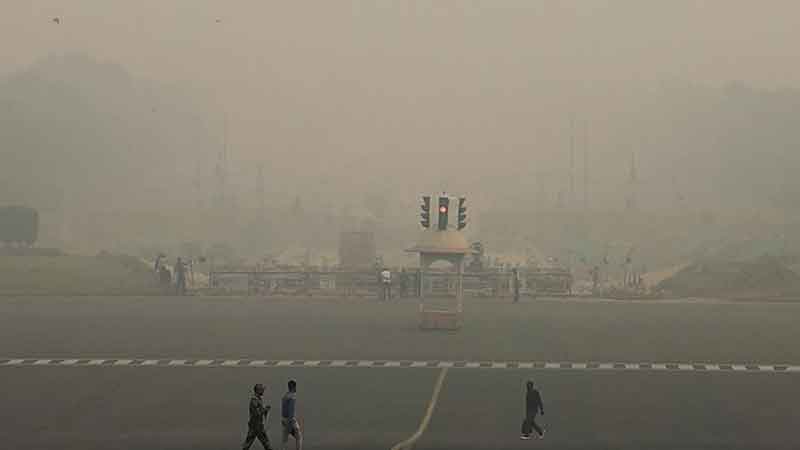 Supreme Court's question to Kejriwal government, why are schools open amid pollution?