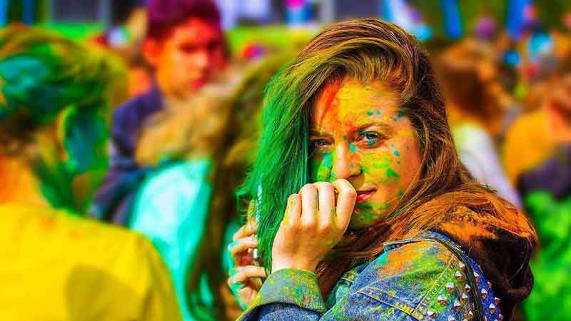 Often the colors of Holi get ruined due to the hair, if the hair is not ruined on Holi, then definitely do these 5 things before playing the color