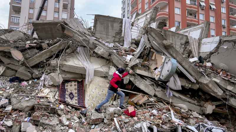 Turkey Earthquake: Fourth major shock within 24 hours, Turkey again shaken by earthquake, 4000 people died so far